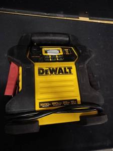 lot 6382 image: DeWalt. 1600A Jump Starter with Air Compressor and USB Ports