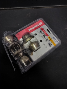 lot 6404 image: Kwikset. Door Lock Set - New in Package