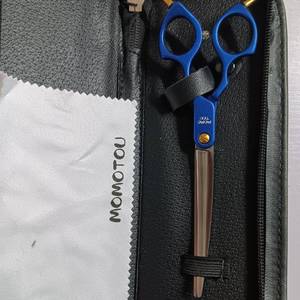 lot 18437 image: Momotou Professional Hair Cutting Scissors Blue Handle