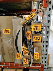 lot 8038 image: Lot of Miscellaneous Items Doesnt Include Rack