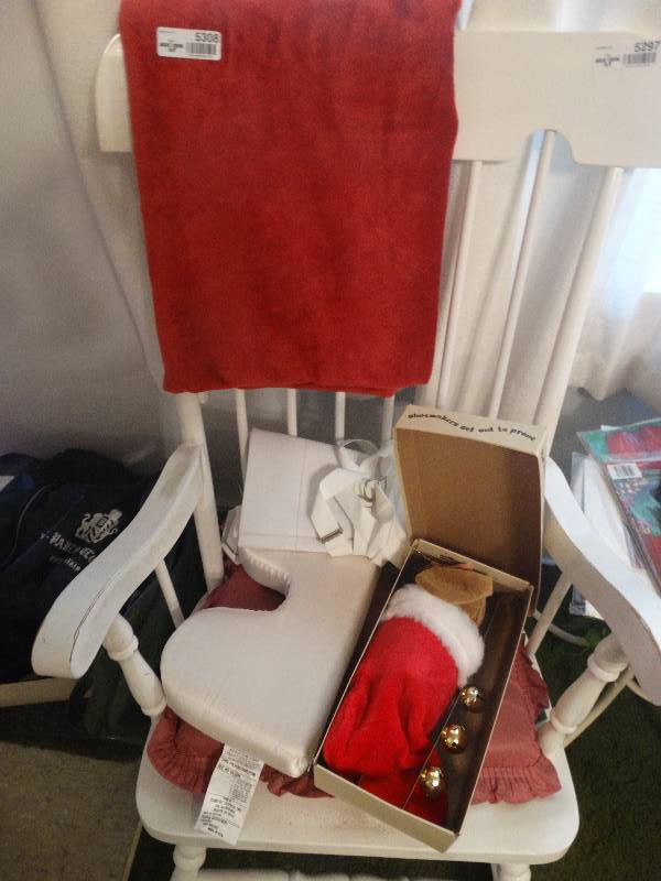 lot 5308 image: Blanket, Christmas decor, luggage, miscellaneous lot.