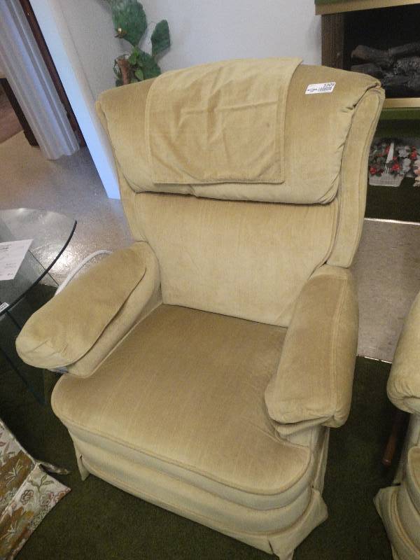 lot 5309 image: Lazy boy recliner.
