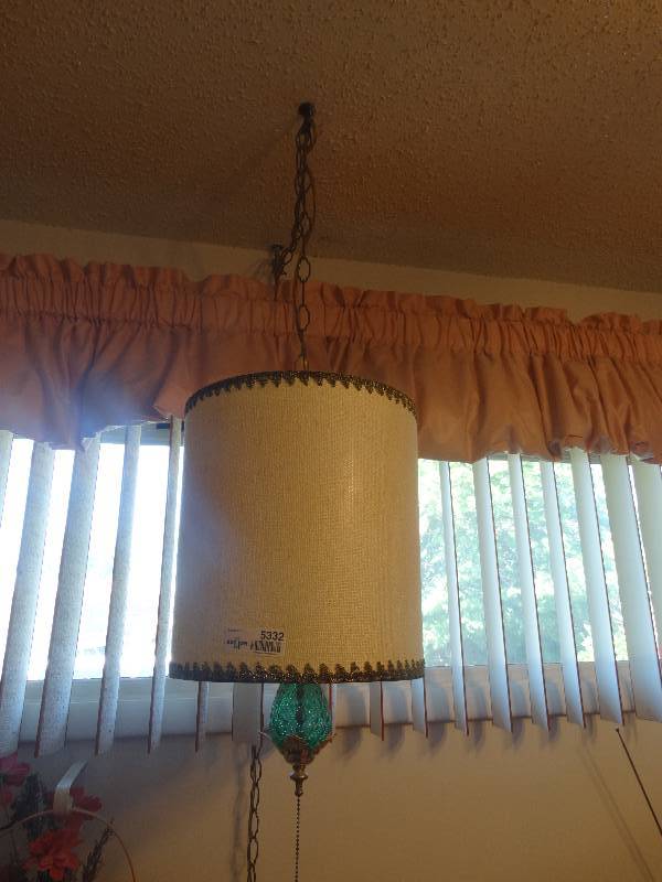 lot 5332 image: Hanging lamp.