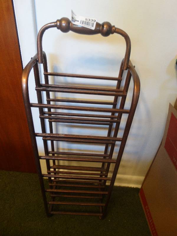lot 5339 image: Metal rack.