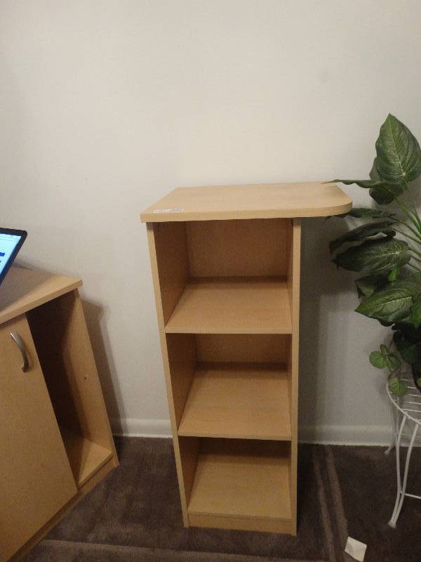 lot 5362 image: Wood cabinet with 3 shelfs.