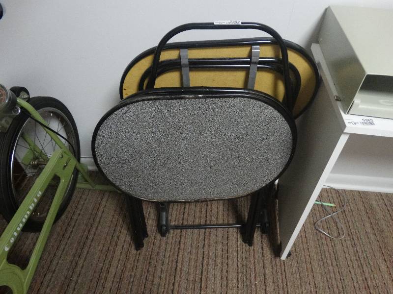 lot 5380 image: 4 T.V. trays with stand.
