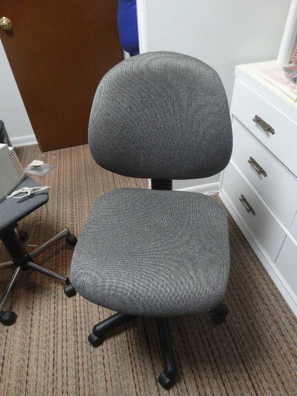 lot 5389 image: Office chair.