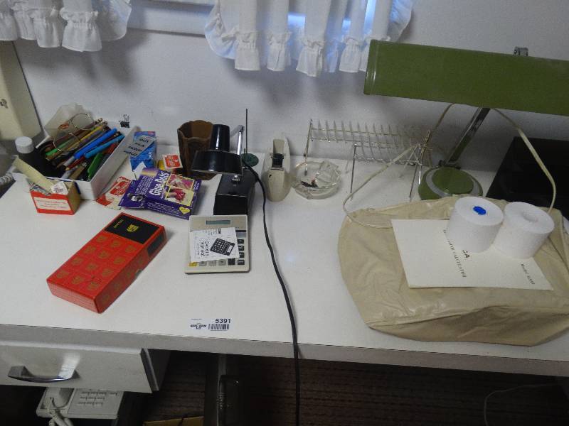 lot 5391 image: Contents on desk.