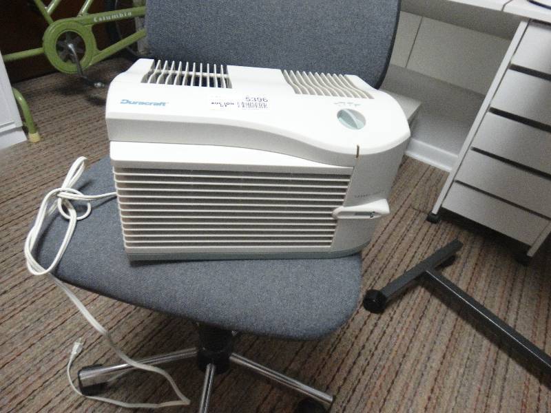 lot 5396 image: Duracraft air cleaner.