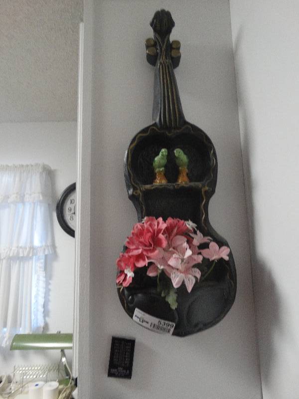 lot 5399 image: Home decor violin shelf.