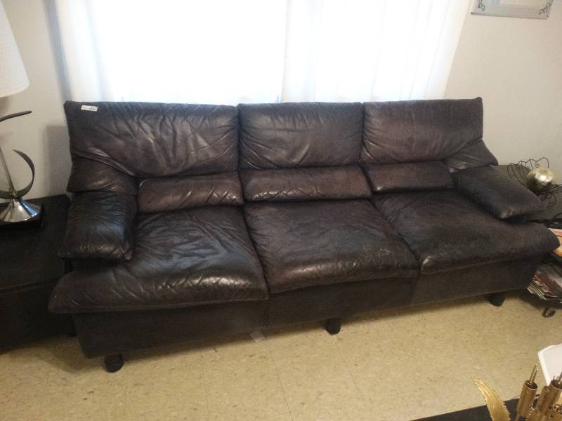 lot 5412 image: Dark brown couch.