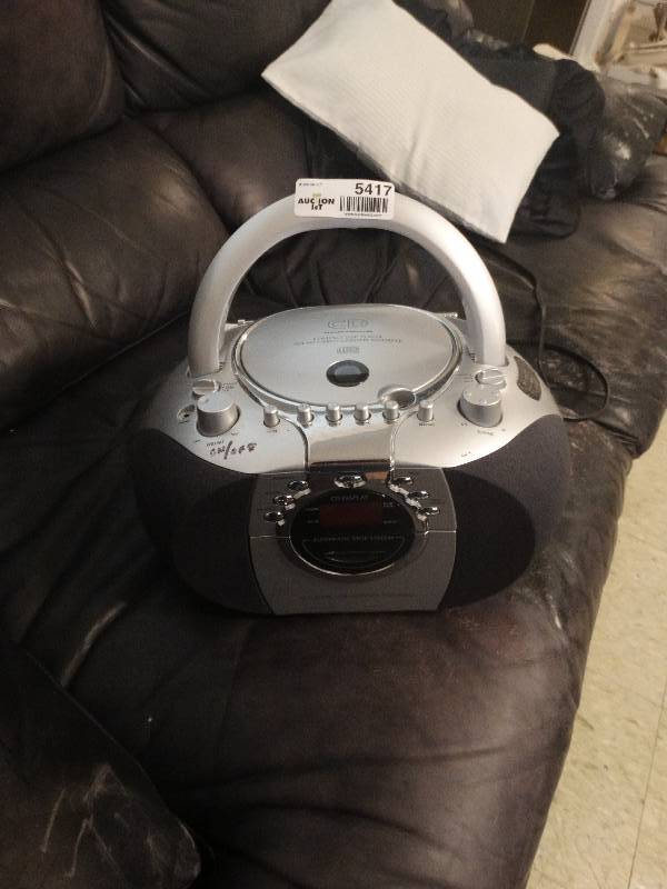 lot 5417 image: Durabrand compact disc player with AMFM stereo cassette recorder.