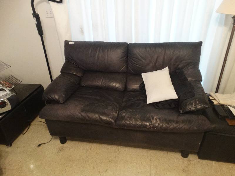lot 5418 image: Dark brown love seat.