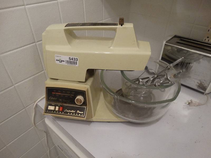lot 5433 image: Oster mixing set.