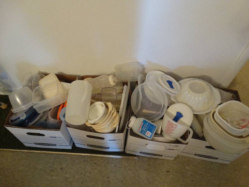 lot 5443 image: Large lot of miscellaneous dishes.