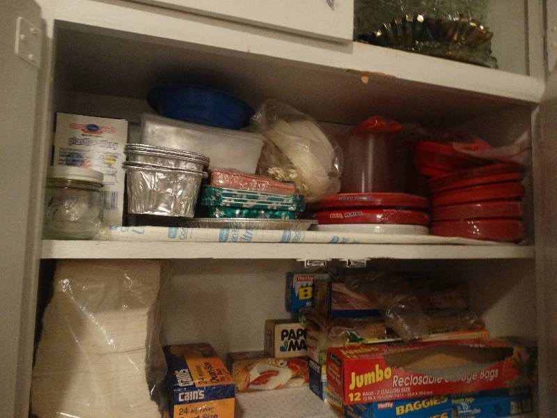 lot 5465 image: Content of cupboard.