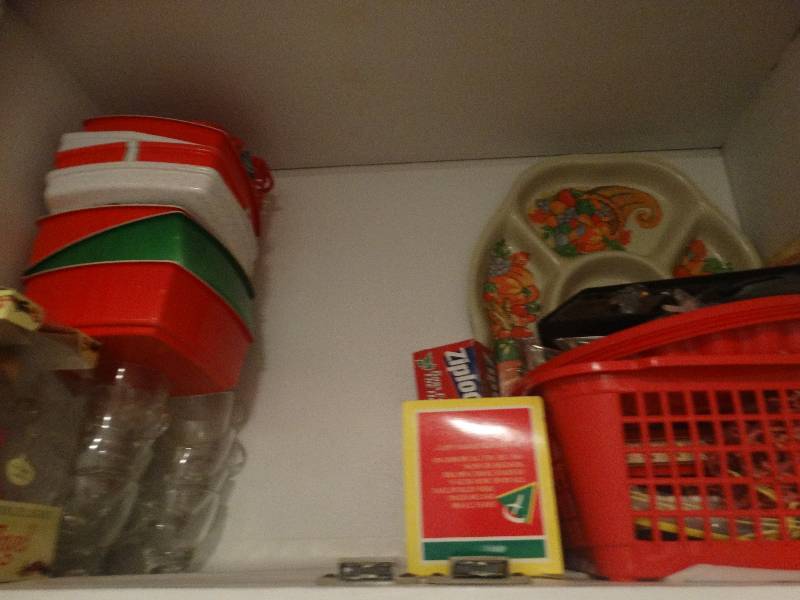 lot 5469 image: Content of cupboard.