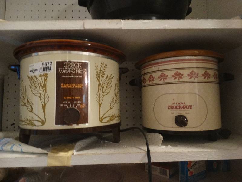 lot 5472 image: 2 crock-pots.