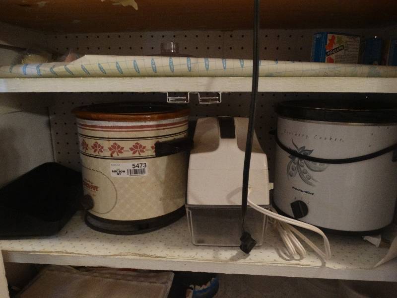 lot 5473 image: 2 crock-pots.