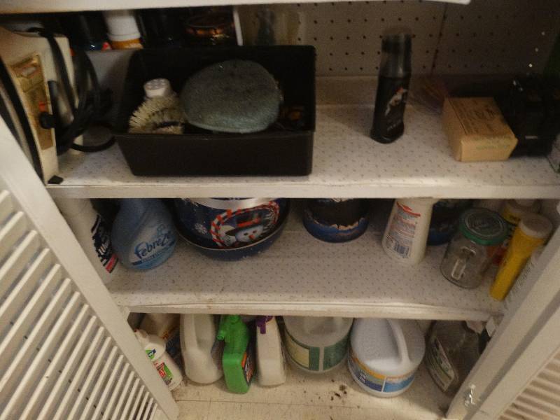 lot 5474 image: Contents of 4 shelves.