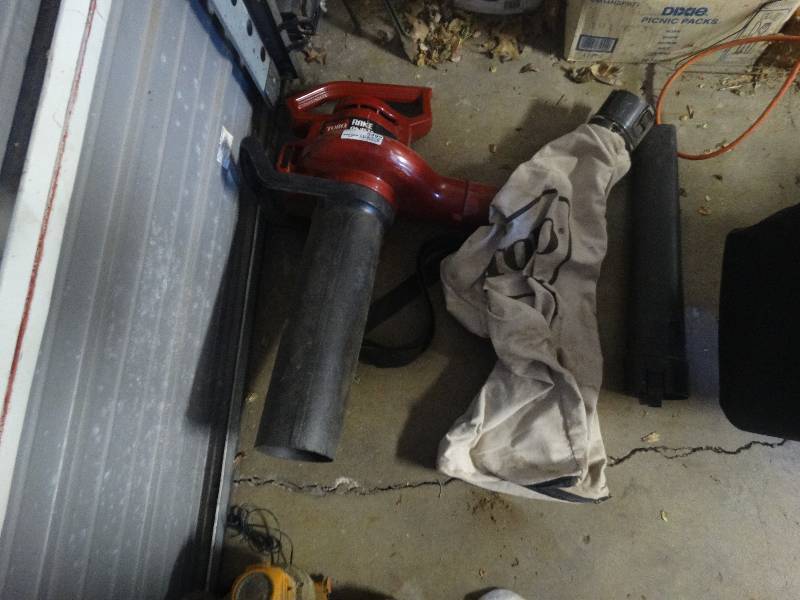 lot 5492 image: Toro rack and bag blower.