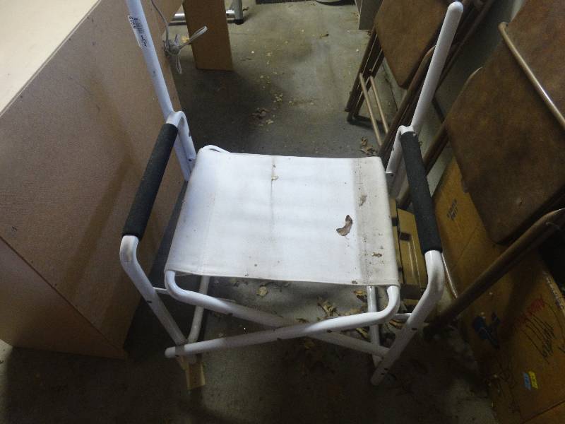 lot 5509 image: Folding chair.