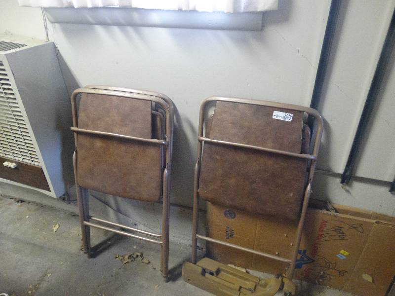 lot 5510 image: 4 Folding chairs.