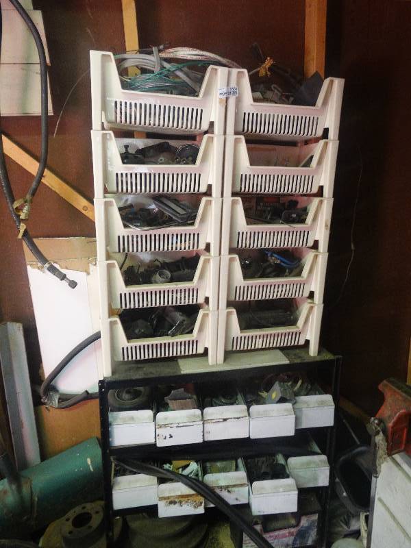 lot 5531 image: Assorted car parts for volvo.