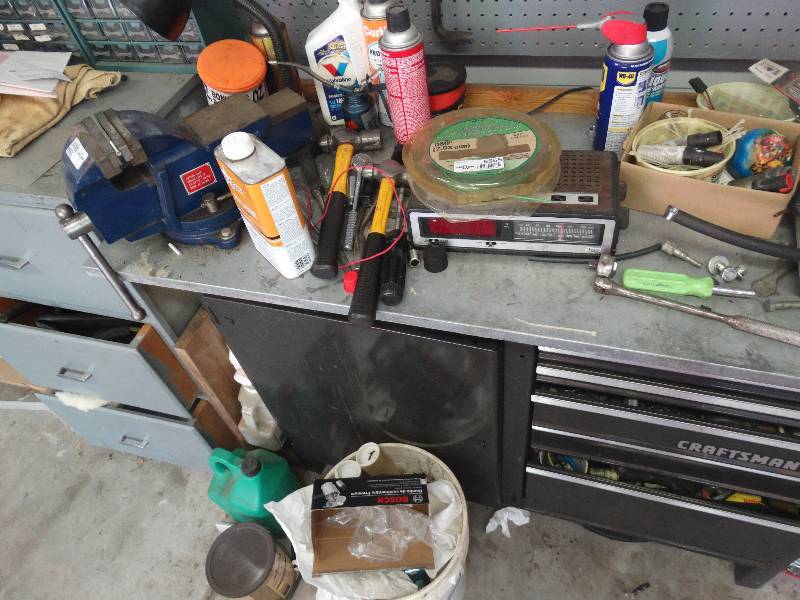 lot 5565 image: Contents only radio not included bench vice not included.