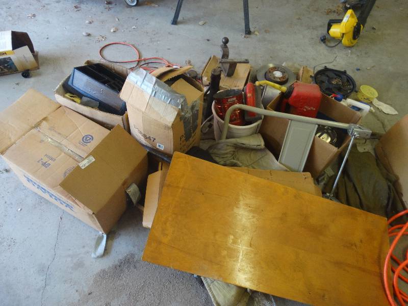 lot 5573 image: Large miscellaneous lot.
