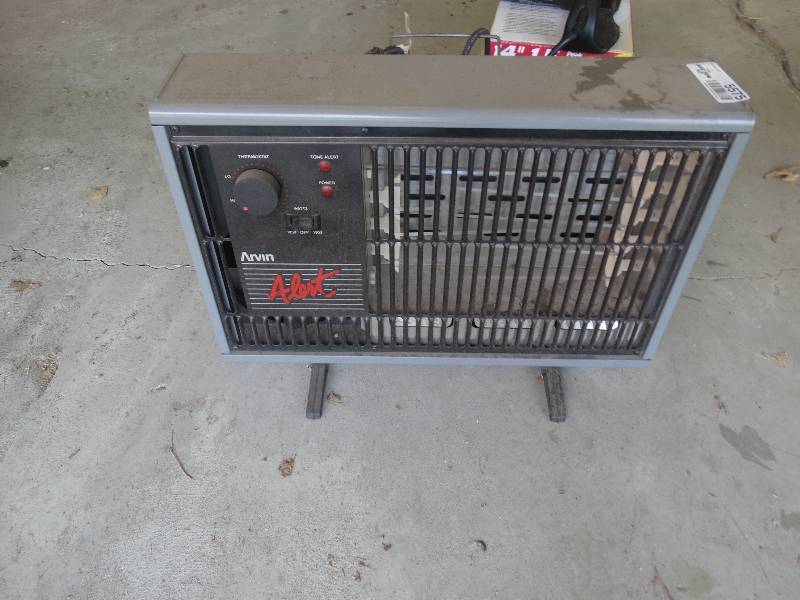 lot 5575 image: Space heater.