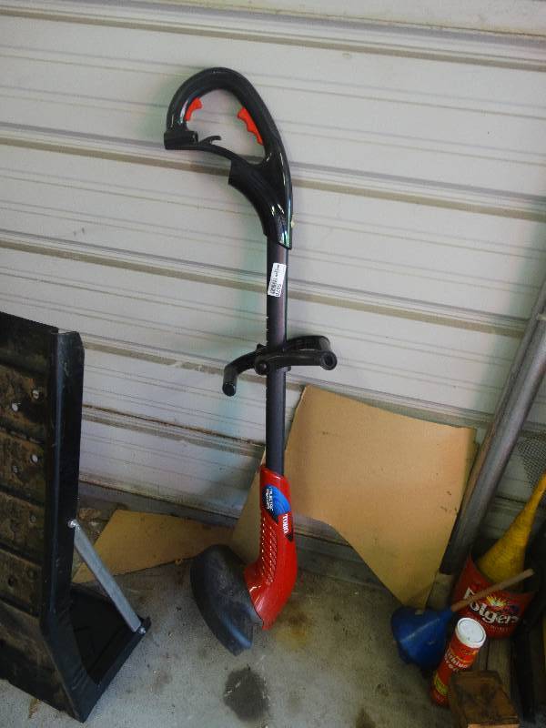 lot 5578 image: Toro weed eater.