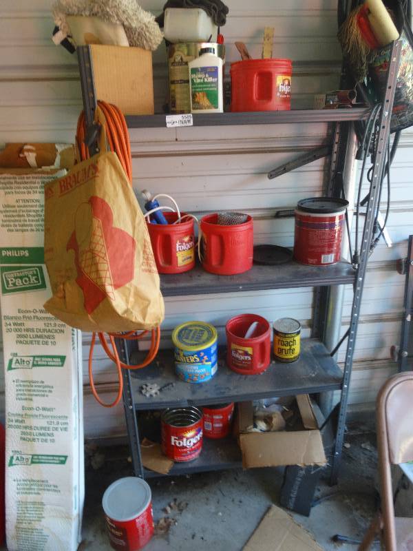 lot 5585 image: Shelf and contents.