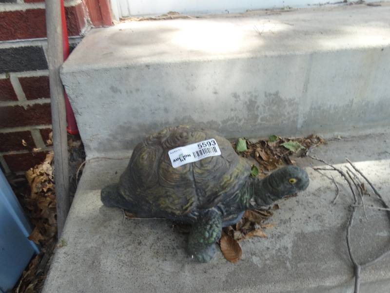 lot 5593 image: Turtle yard decor.