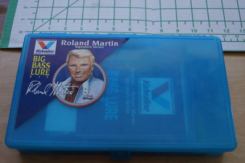lot 381 image: Vintage Roland Martin Valvoline Fishing Lure Kit   90s  Unused