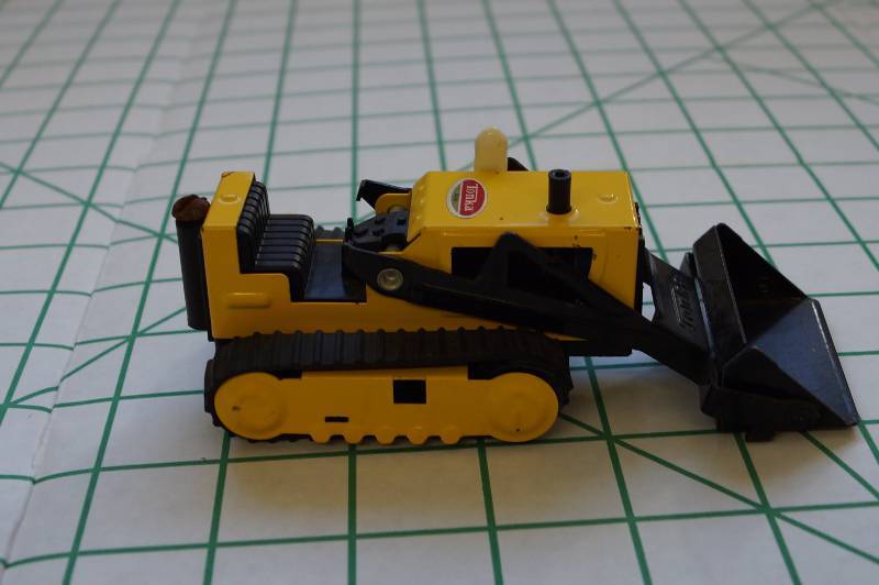 lot 391 image: Tonka Toy Grader- Bull Dozer  Scoop