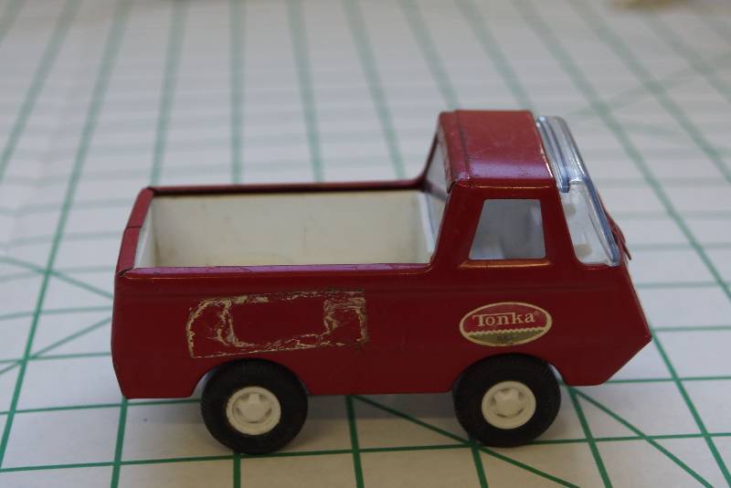 lot 393 image: Tonka Econoline Style Pickup Truck 70s