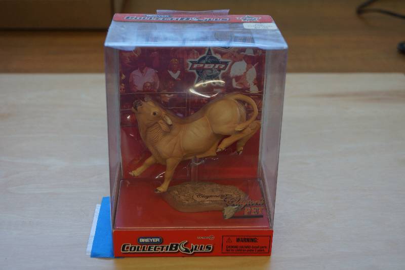 lot 406 image: PBR BREYER BULLS COLLECTIBULLS- Claytons Pet