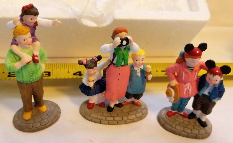 lot 347 image: Set of 3 Disney Parks Family- Hand Painted Figurines