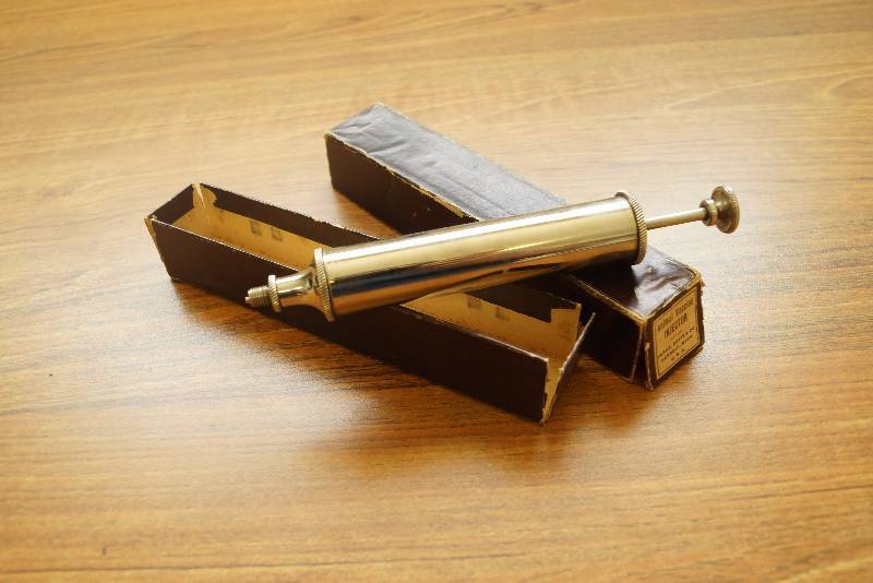 lot 11 image: Vintage Park Davis and CO.  Chrome Animal Vaccine Injector