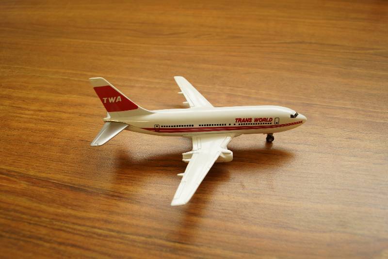 lot 7 image: ERTL-  TWA Cast  Airplane- Mint or Darn Close