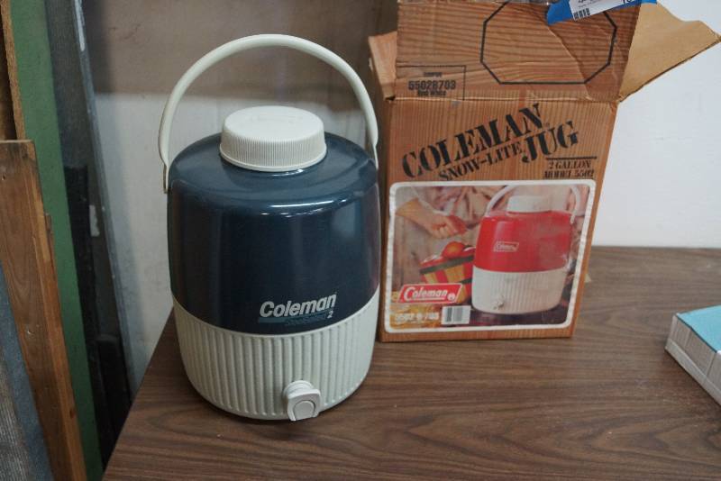 lot 18 image: Vintage Coleman Snow-Lite Jug  With Original Box- Appears Unused