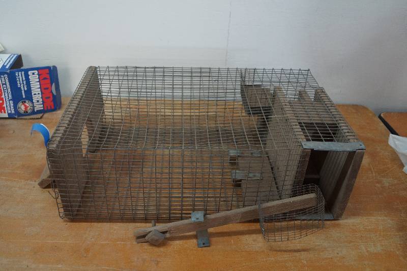 lot 27 image: Wire and Wood  Trap- Critters  Varmits