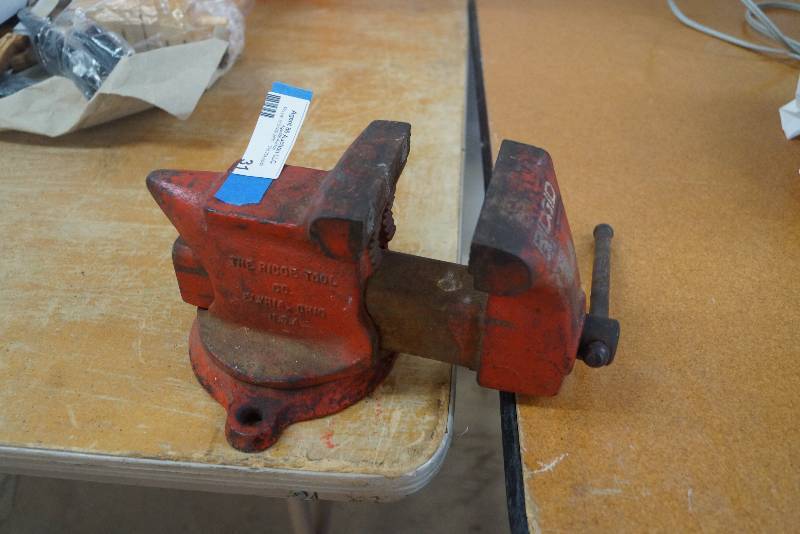 lot 31 image: Ridgid 350- R Utility Vise-  Shop Use