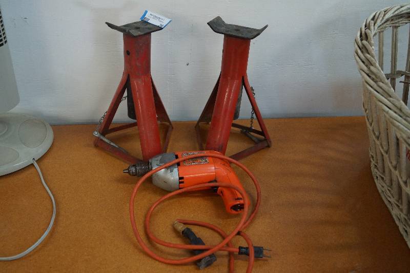 lot 36 image: Jackstands and Corded Drill Lot