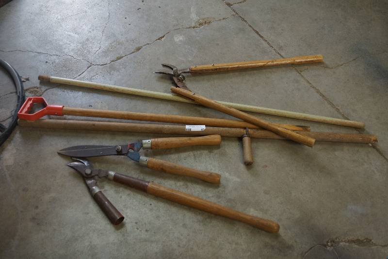 lot 45 image: Pruners Hedgers Spare Wood Handles