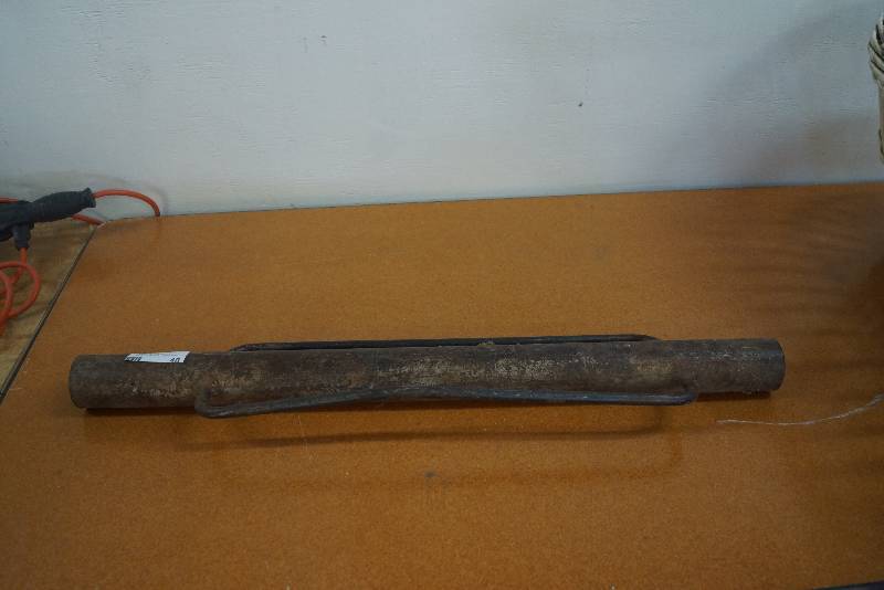 lot 48 image: Post Driver- Heavy and Ready To Work