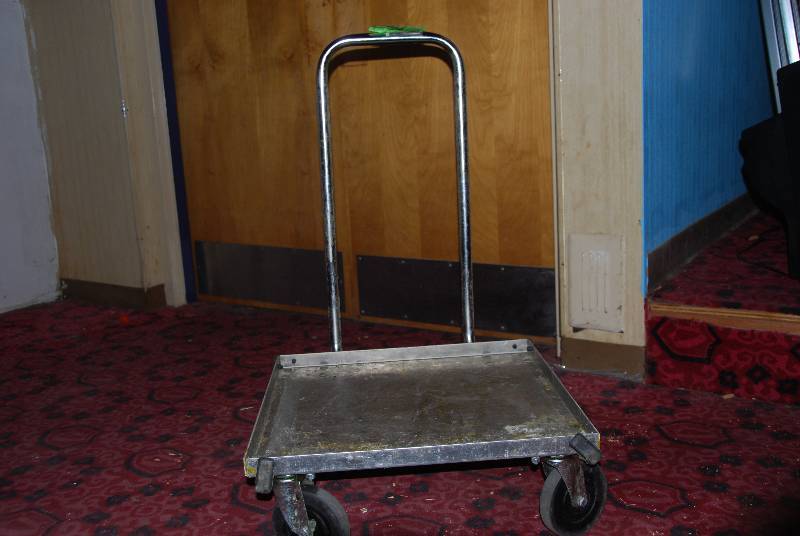 lot 5697 image: Aluminum dish rack cart