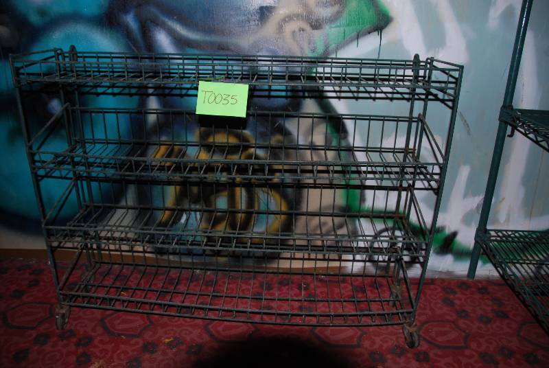 lot 5714 image: Small 4 Shelf Unit - Green on wheels