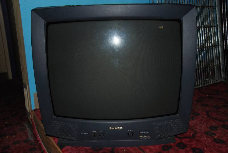 lot 9031 image: TV - Sharp 26 diagonal
